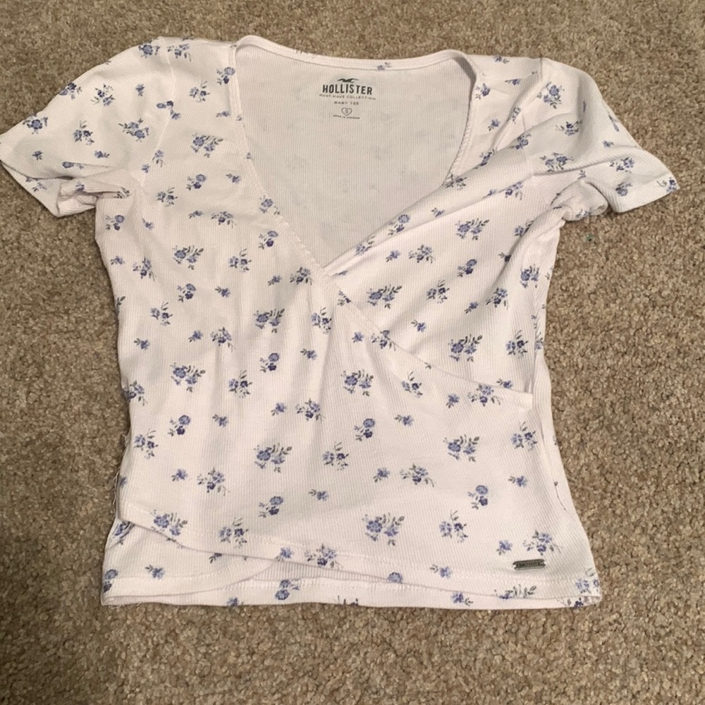 Hollister baby tee